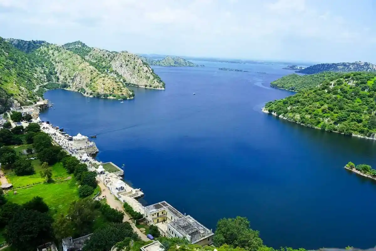 Jaisamand Lake – Tranquil Beauty Amidst Nature