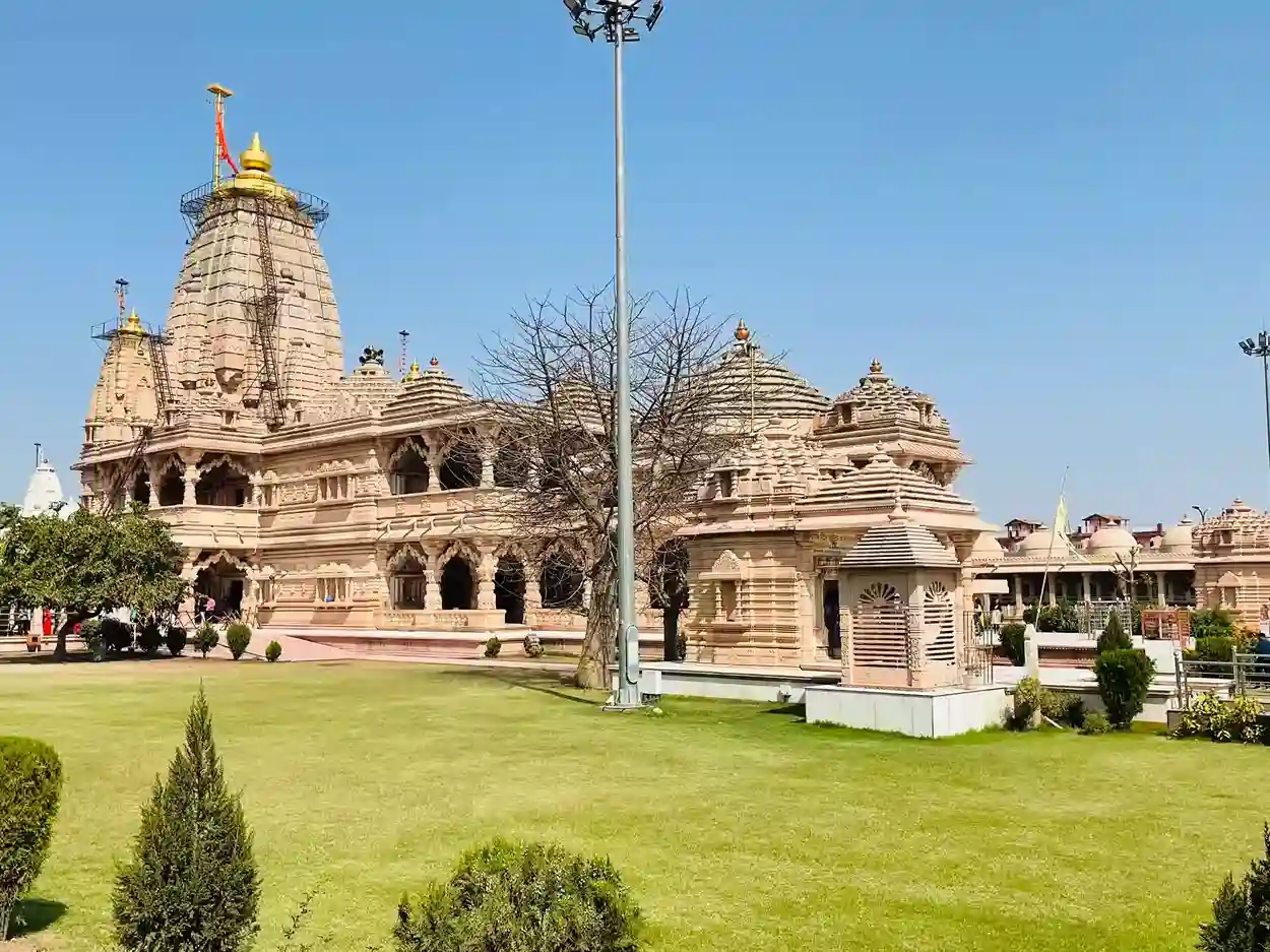 Sanwariya Seth Temple – The Wealth-Giving Lord Krishna