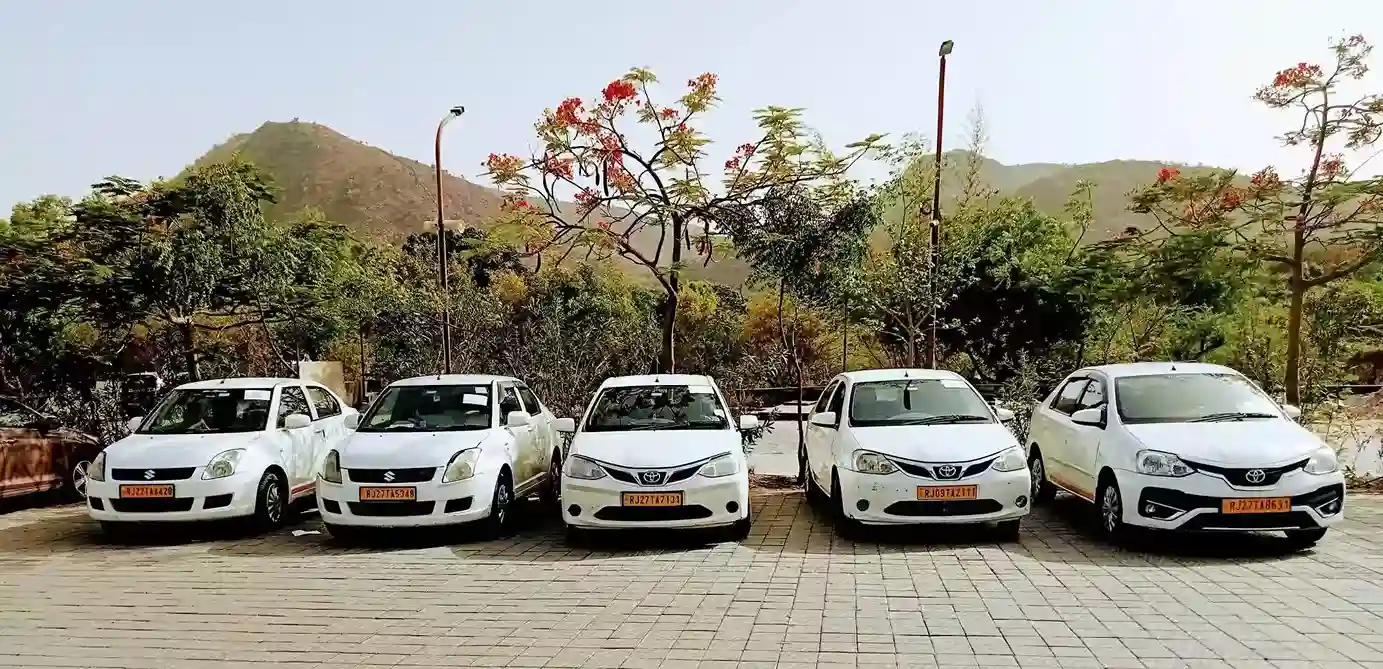 Available Taxi Options in Udaipur – With Seating, Luggage & Per-Km Rates
