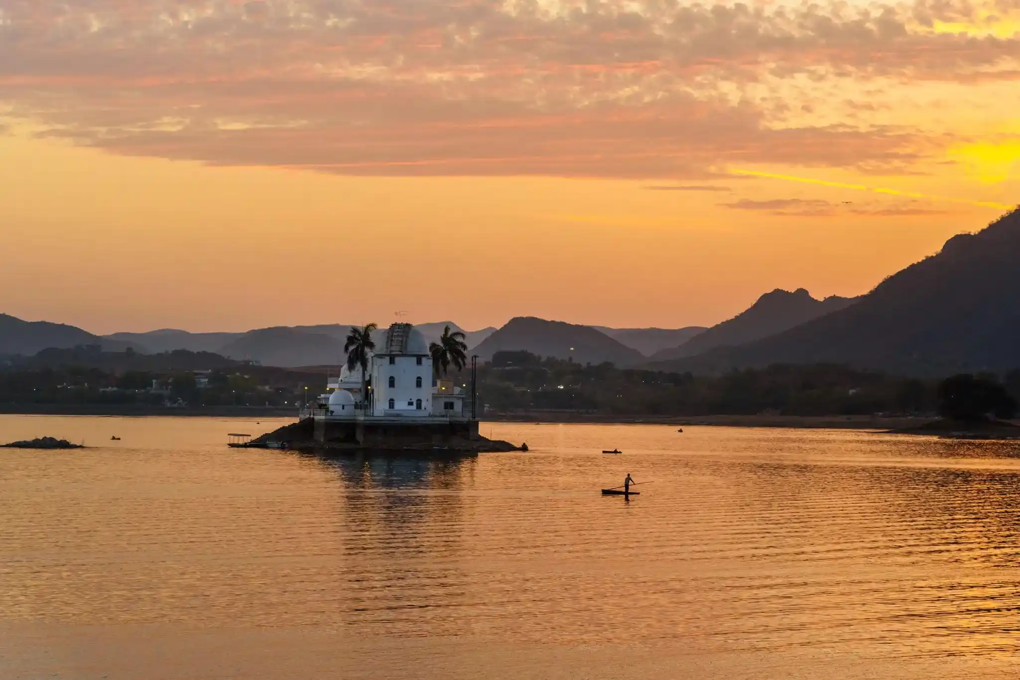 Why choose Rajputana Tours for Luxury Urbania Booking in Udaipur